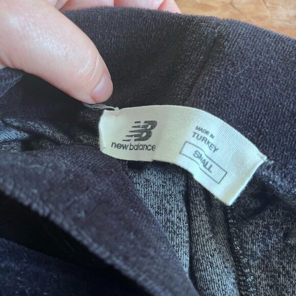 NEW balance velvet black jogger size small - Picture 2 of 7